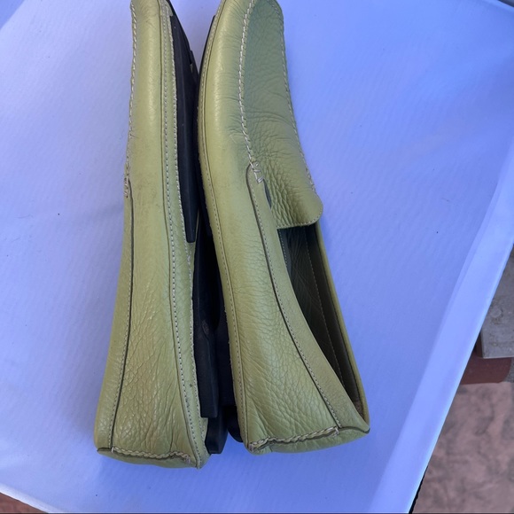 Cole Haan green leather moc toe driving loafer size 9. Casual slip on shoes. - Picture 5 of 10